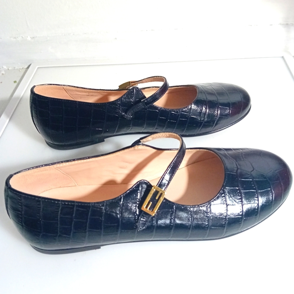 FENDI New Kids cute Black Leather Shoes in size 36 100% Authentic